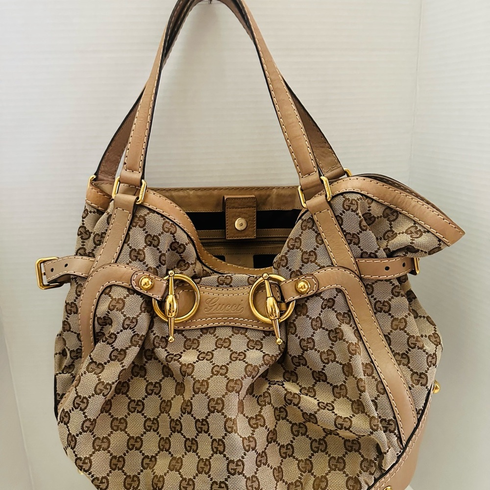 EUC Authentic Gucci Beige Monogram Canvas Tote Bag